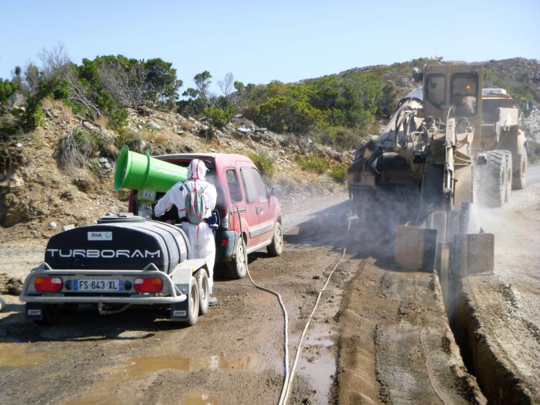 Travaux en terrain amiantifère
